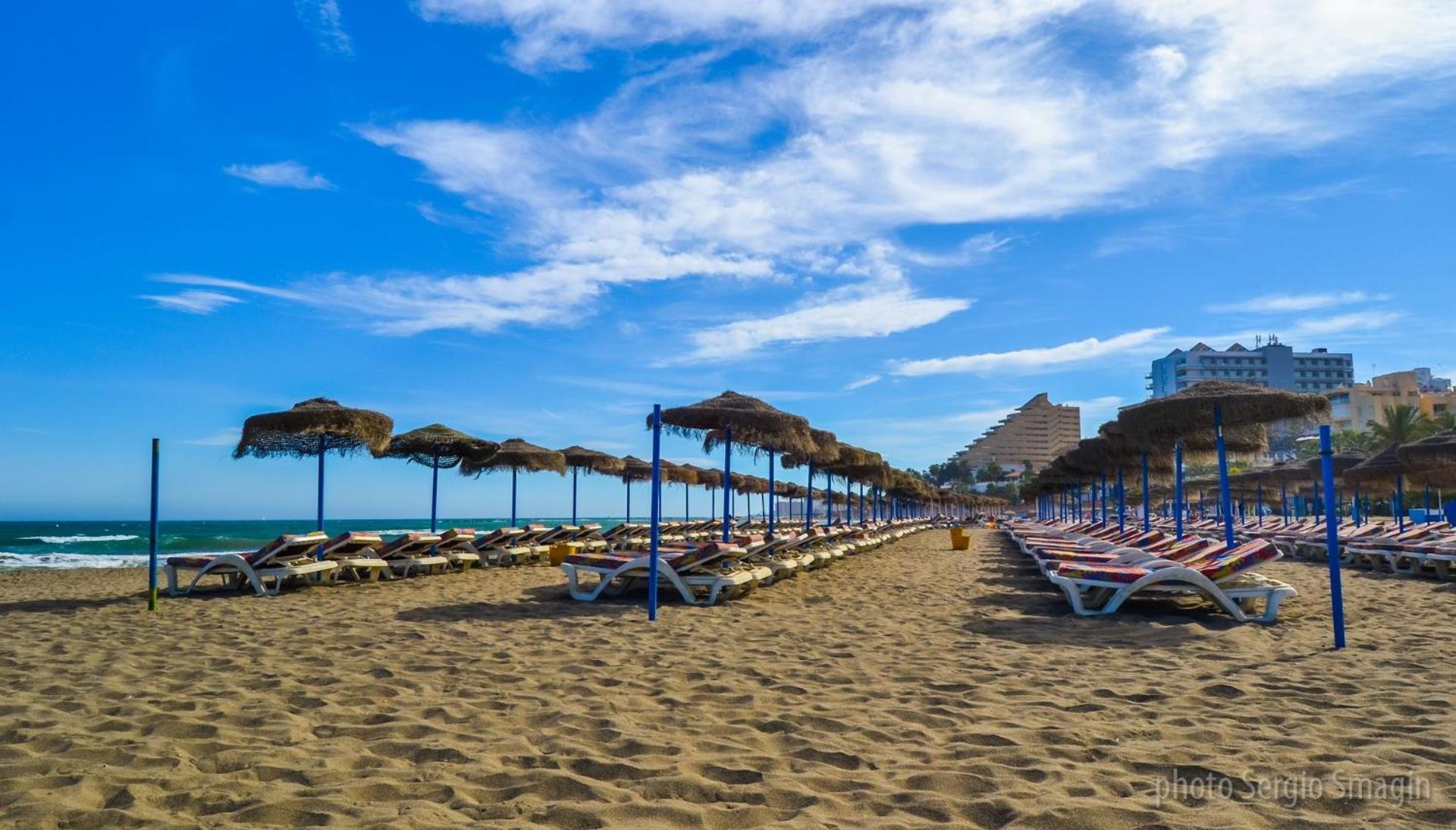 119 Iris Apartamentos - Piscina - Playa Cercana- Ubicacion Centrica بينالماذينا المظهر الخارجي الصورة
